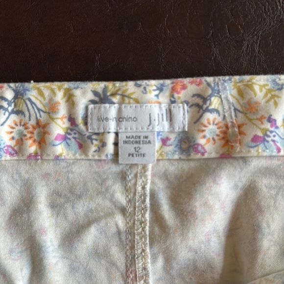 J.Jill Live in Chino Floral mini Skirt - Picture 6 of 9